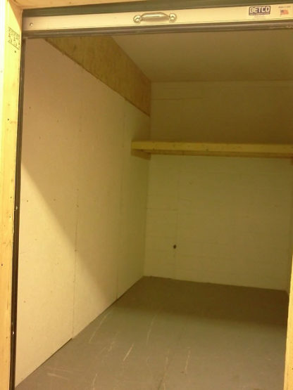Medium self storage unit one shelve NC